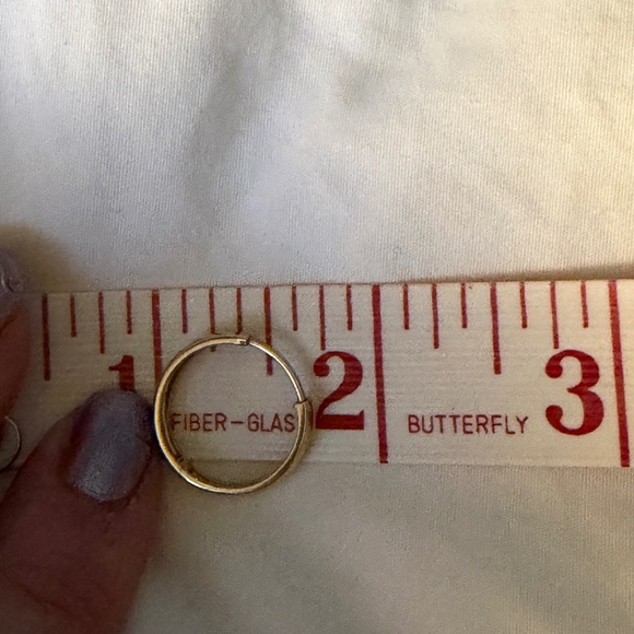 Mejuri 14k Yellow Gold Bold Medium Hoops earrings - Picture 2 of 5